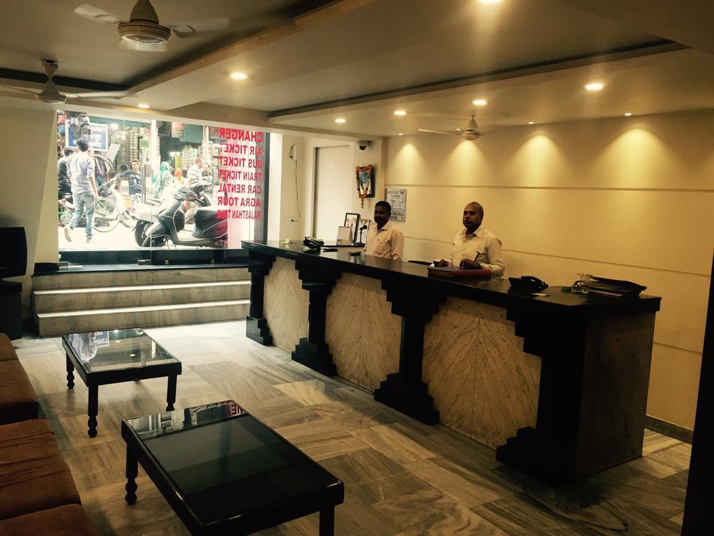 Vivek Hotel New Delhi Exterior photo