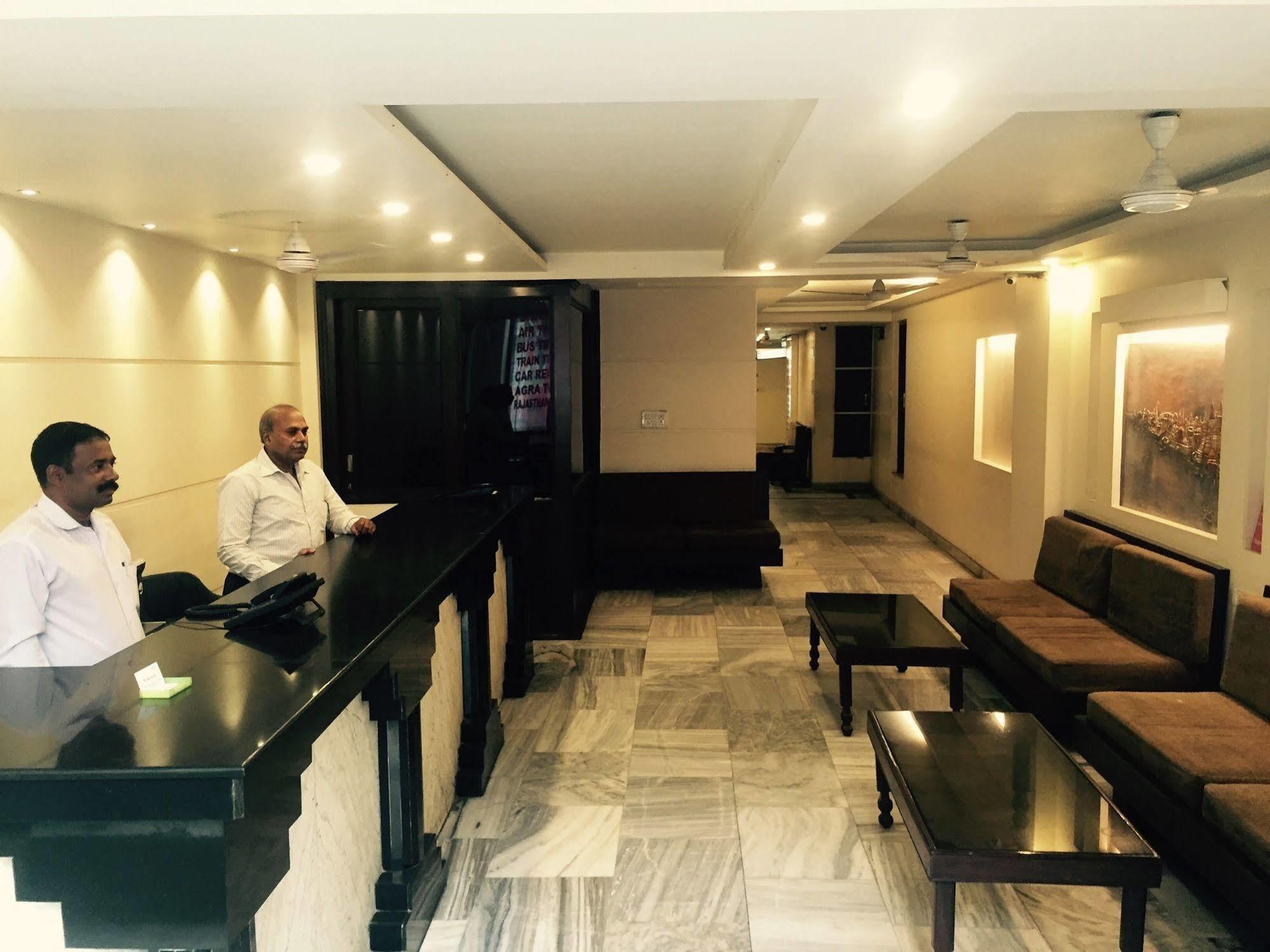 Vivek Hotel New Delhi Exterior photo